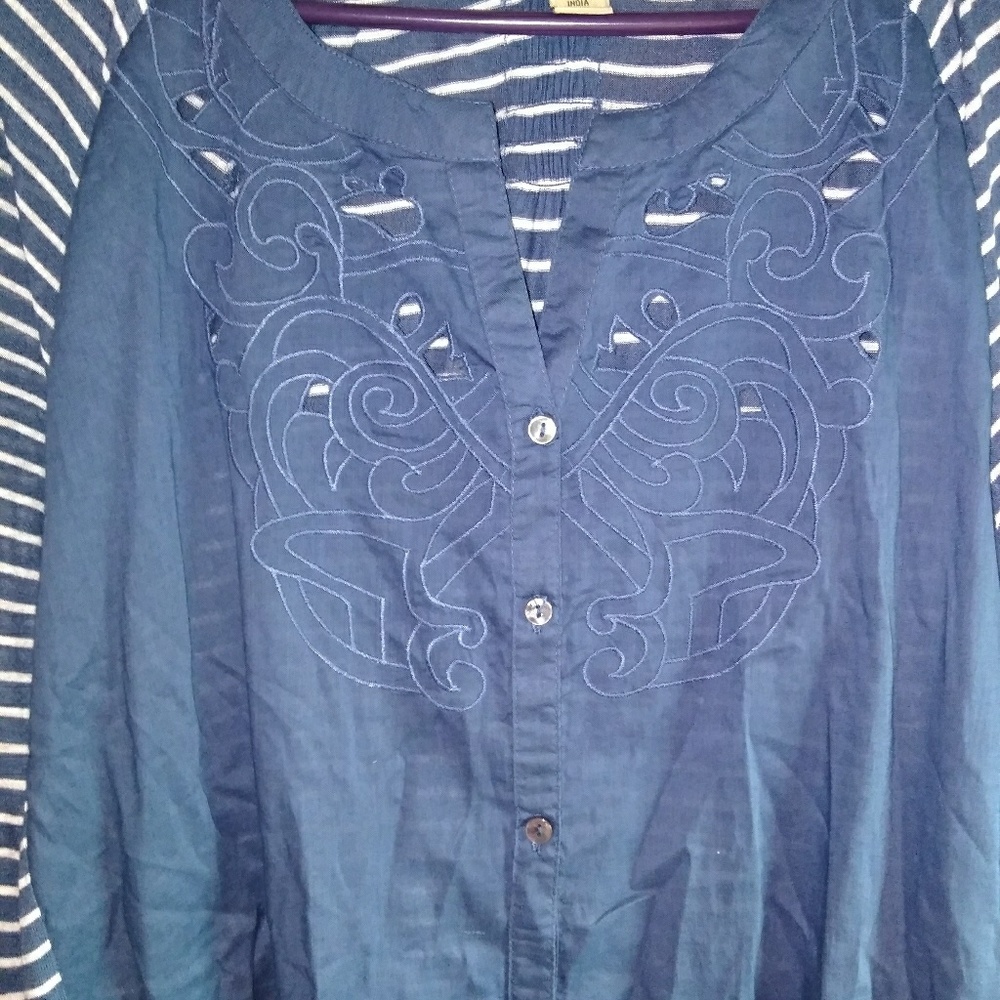Woman's shirt